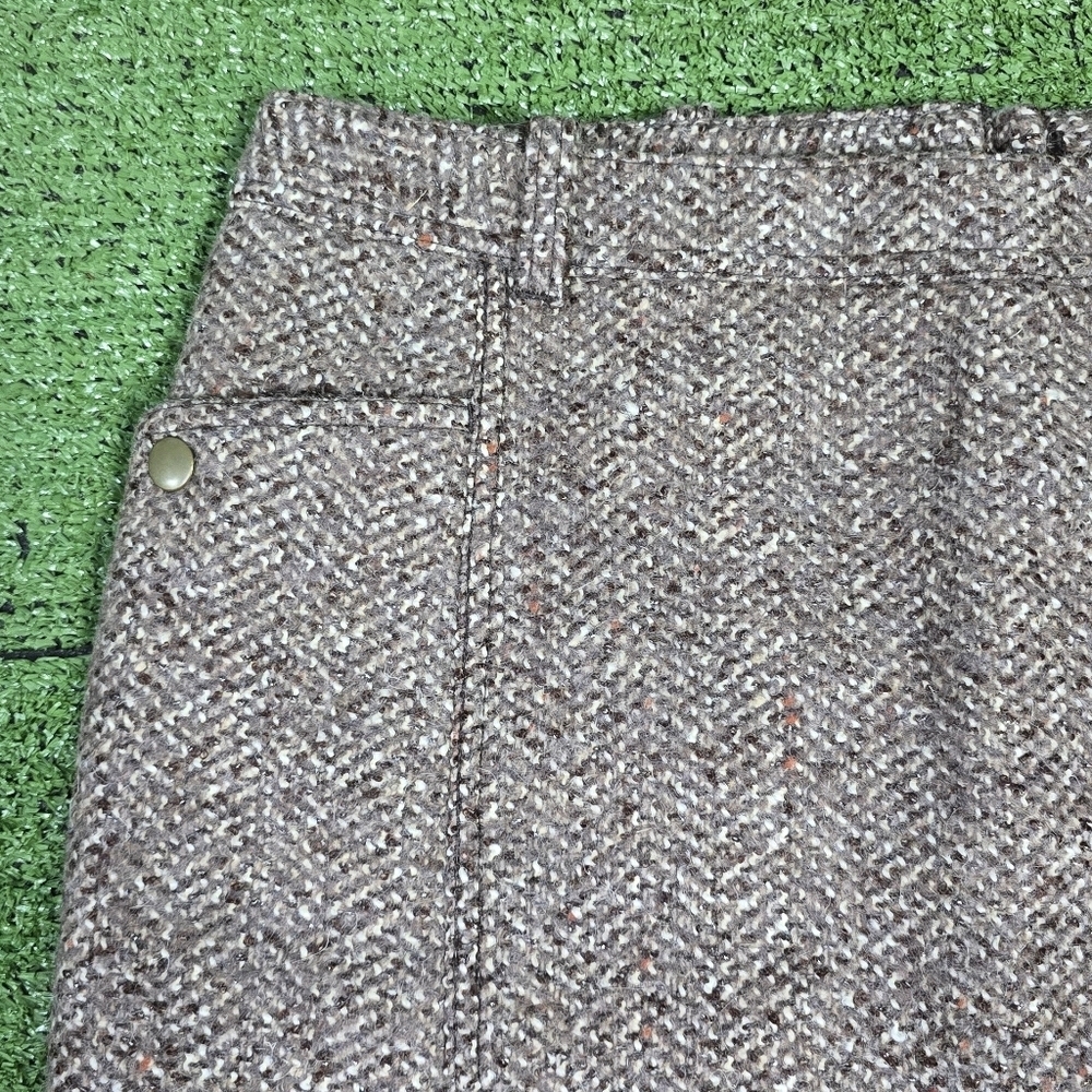 EDDIE BAUER | 48% WOOL BLEND CHEVRON WOVEN MINI SKIRT w\ BUTTONED SIDE POCKETS - Picture 5 of 15
